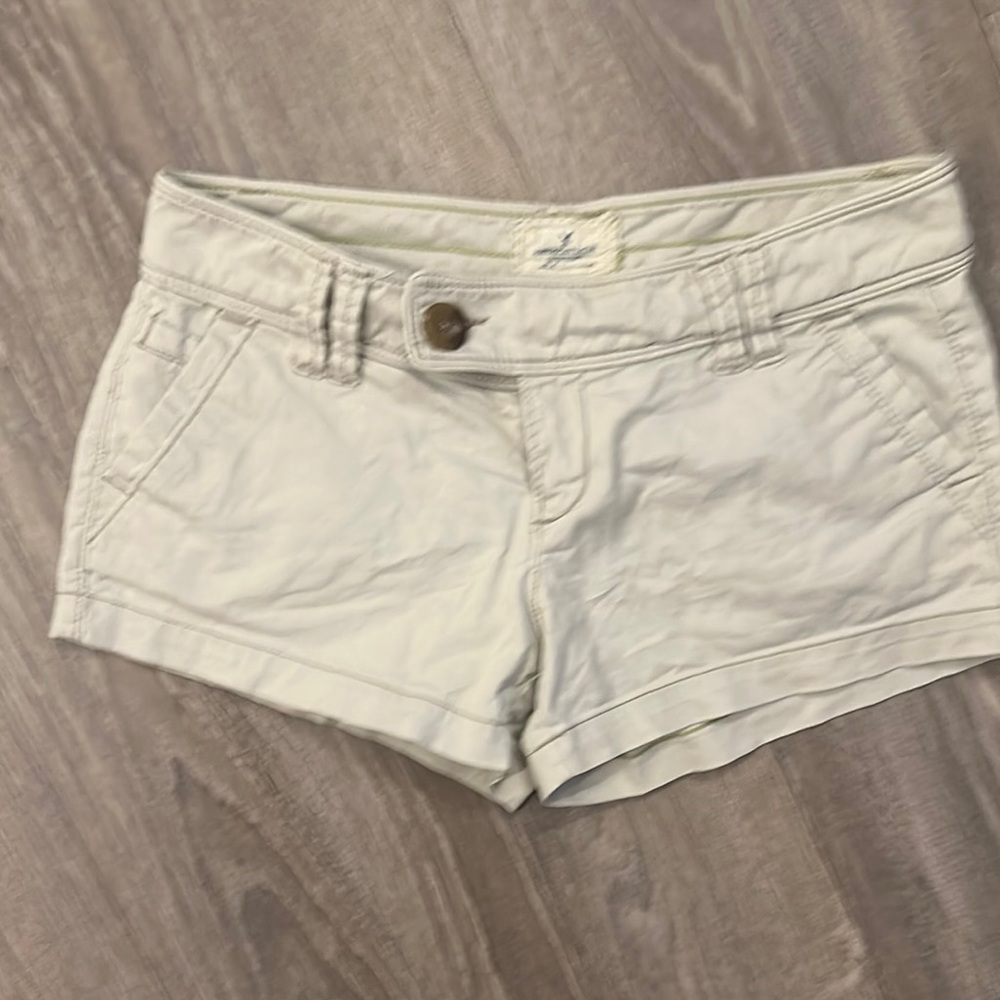 American Eagle Outfitters Cream Cargo Shorts Relaxed Fit